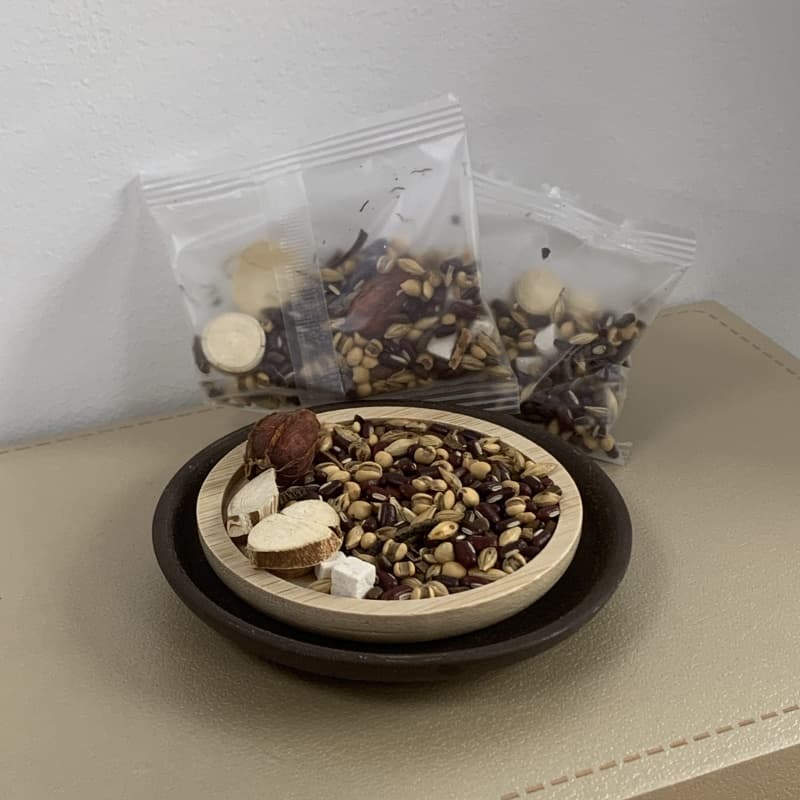 清润养身的日常茶饮:五指毛桃茯苓陈皮茶的食养逻辑与办公场景适配 清润养身的日常茶饮:五指毛桃茯苓陈皮茶的食养逻辑与办公场景适配
