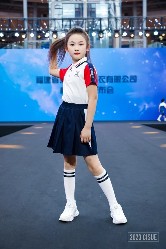 南宁校服面料选择怎么选?兴发达意助力南宁校服设计与生产选购指南 南宁校服面料选择怎么选?兴发达意助力南宁校服设计与生产选购指南